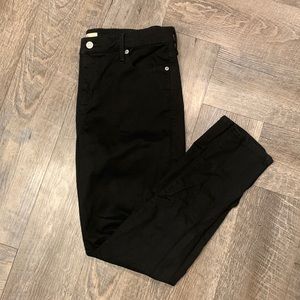 black skinny leg jeans